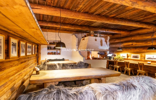 Lokal w centrum miasta z działającą restauracją