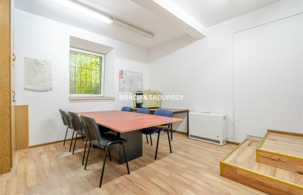 lokal 76m2, Kremerowska przy Karmelickiej 