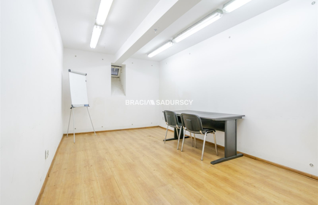 lokal 76m2, Kremerowska przy Karmelickiej 