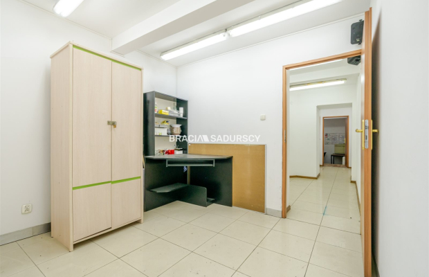 lokal 76m2, Kremerowska przy Karmelickiej 