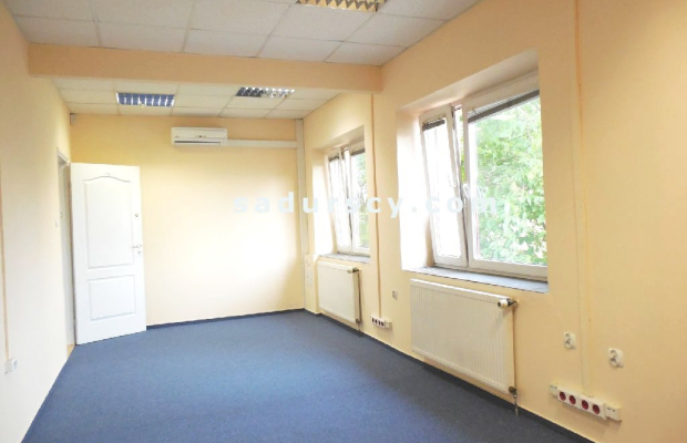 Niezależny obiekt biurowy    825m 2     na dużej działce 4600m2 na Ursynowie w Pyrach, z możliwością realizacji większych inwes