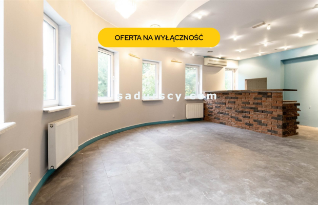 Piękny lokal użytkowy   106m 2  z małym ogródkiem,   na parterze   w Piasecznie / Nowej Iwicznej, z trzema własnymi miejscami p