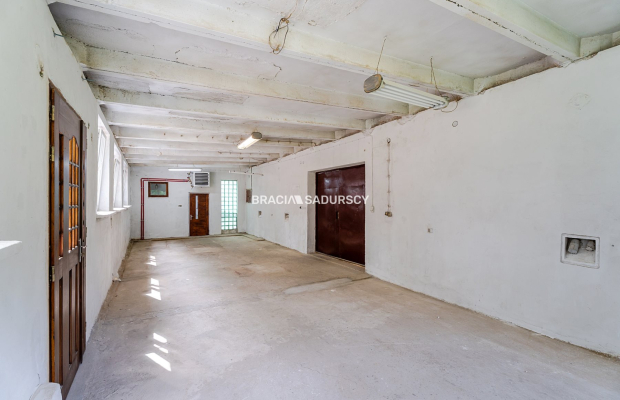 200m2 usługowo-magazynowego, duży parking