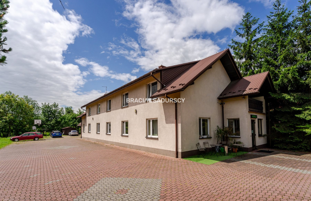 Obiekt usługowo - biurowy - Rząska