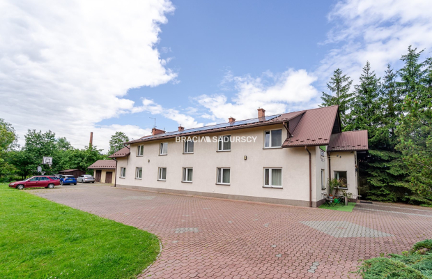 Obiekt usługowo - biurowy - Rząska