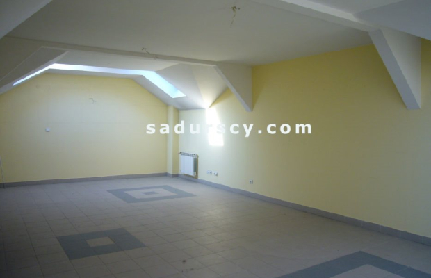 Lokal biurowo-usługowy     80 m 2      w centrum Piaseczna na III piętrze w budynku usługowo-biurowym w ciągu handlowo-usługowy