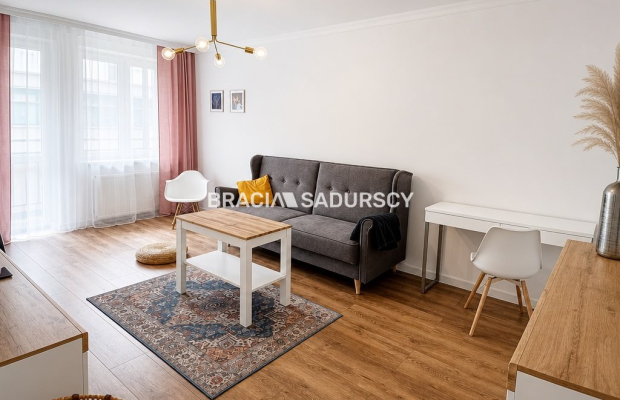 Kawalerka po remoncie | Balkon | Niski czynsz