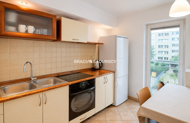 2 pok (oddzielne) 34m2  blisko centrum z garażem