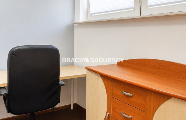 2 pok (oddzielne) 34m2  blisko centrum z garażem