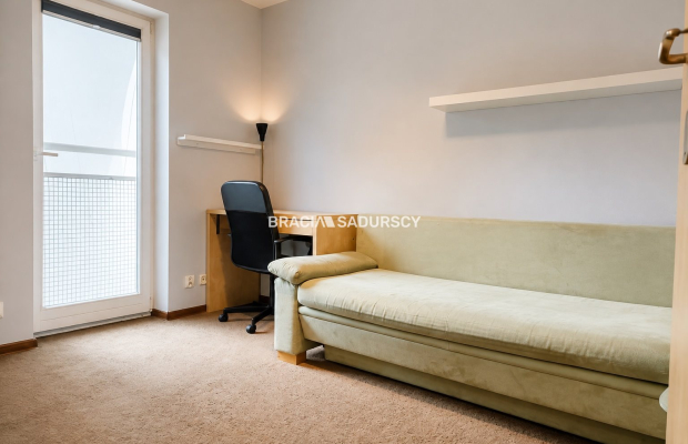 2 pok (oddzielne) 34m2  blisko centrum z garażem