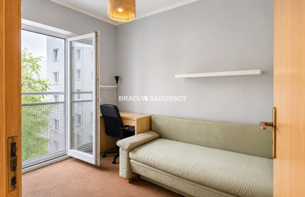 2 pok (oddzielne) 34m2  blisko centrum z garażem