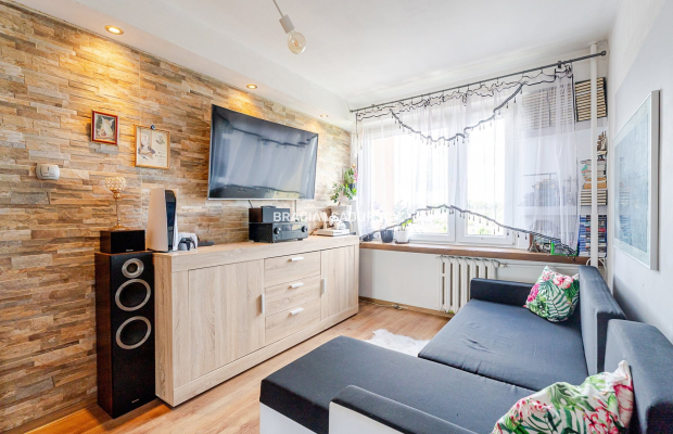 3 pok/ duży balkon/ winda/ ul. Walerego Sławka.