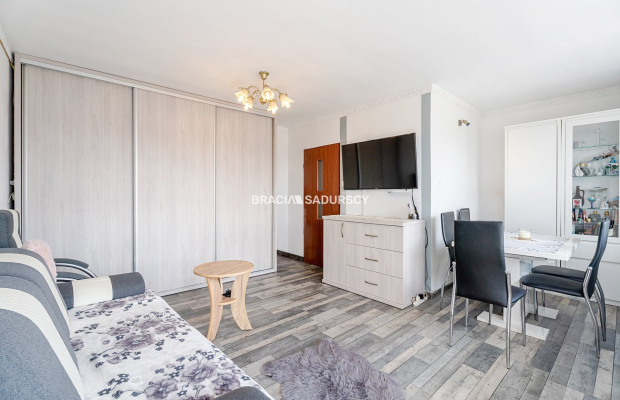 3 pok/ duży balkon/ winda/ ul. Walerego Sławka.