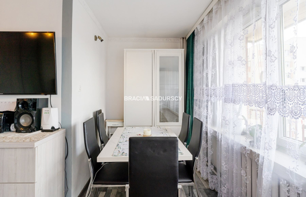 3 pok/ duży balkon/ winda/ ul. Walerego Sławka.