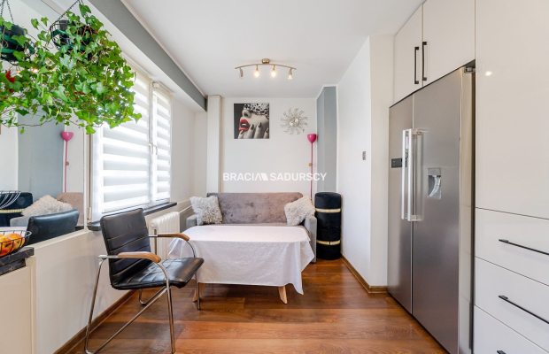 3 pok/ duży balkon/ winda/ ul. Walerego Sławka.