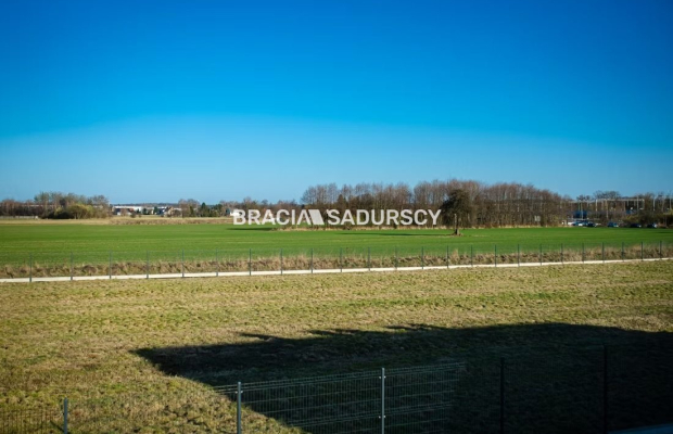 4 pok 63m2 /balko/ogródek/ 2 m.postojowe