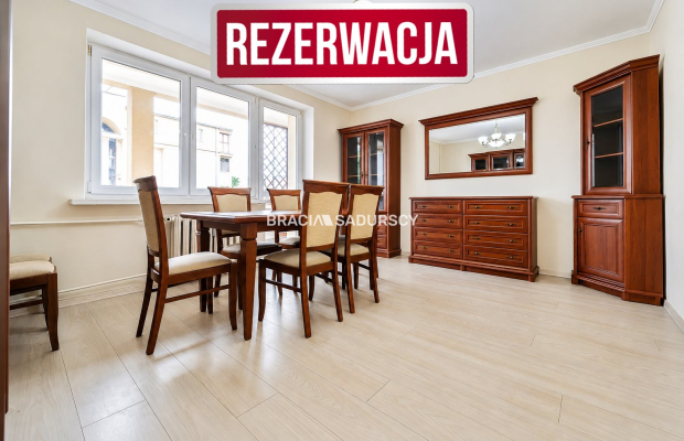 REZERWACJA - Oddzielna kuchnia, miejsce parkingowe