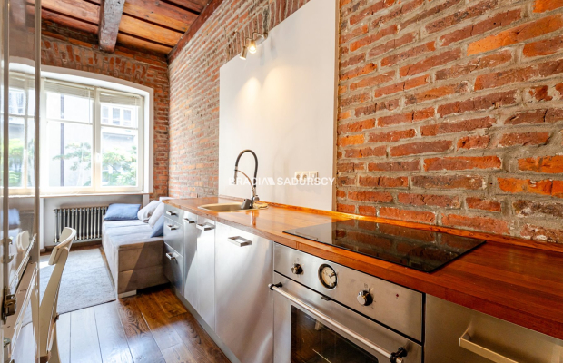 Dwupokojowy apartament z historycznym charakterem