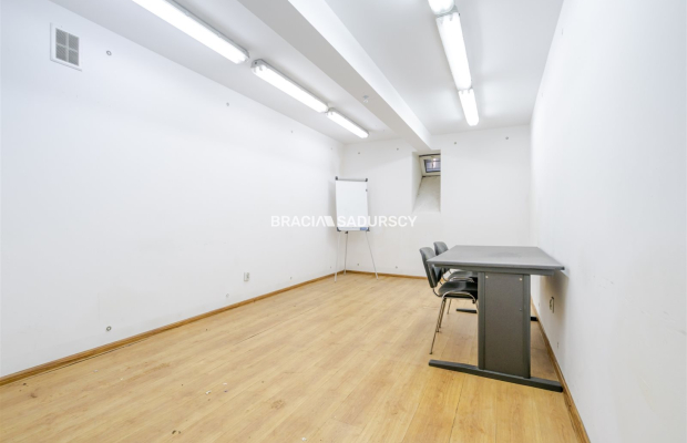 lokal 76m2, Kremerowska przy Karmelickiej 