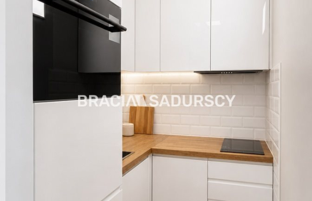 25 m² po generalnym remoncie | Blisko uczelni