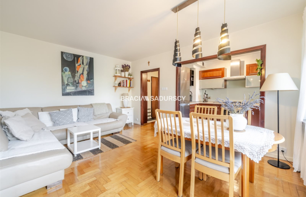 Duże mieszknie 3 sypialnie salon balkon