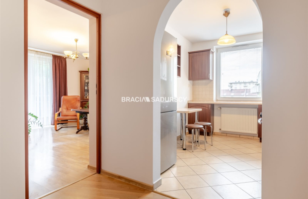2 piętro, balkon, 3 pok., piwnica,zielono, parking