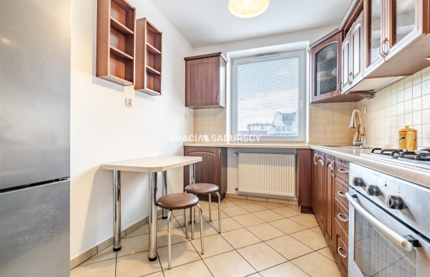 2 piętro, balkon, 3 pok., piwnica,zielono, parking