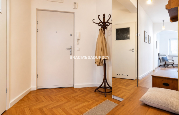 Mieszkanie z widokiem, balkon, winda, garaż
