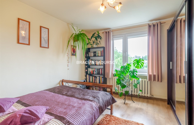 Przestronne 3 pokojowe  mieszkanie o powierzchni 61,40 m² - Kraków, ul. Halszki - Podgórze Duchackie.  
  
Mamy przyjemność zap