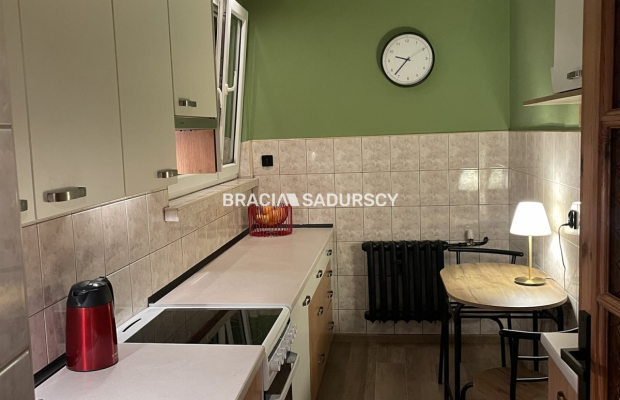 Nowa Huta, os. Spółdzielcze. Mieszkanie 2 pokojowe z osobną kuchnią i balkonem - 51,59 m 2 .  

 Mieszkanie usytuowane na 2 pię