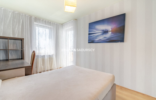 M 50M2 / 3 POKOJE / BALKON / GARAŻ / ZIELONO