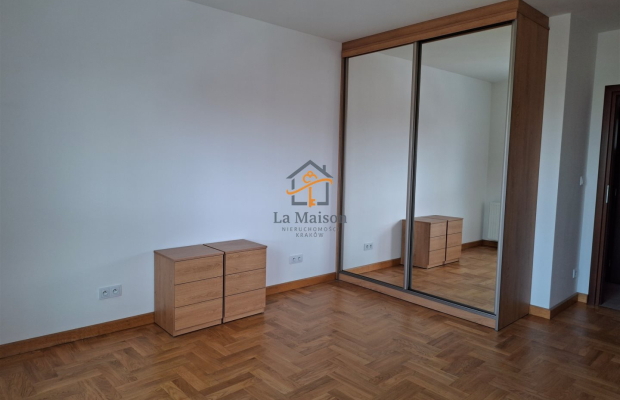 2-pokojowe z balkonem i garażem. Nowy Kleparz.