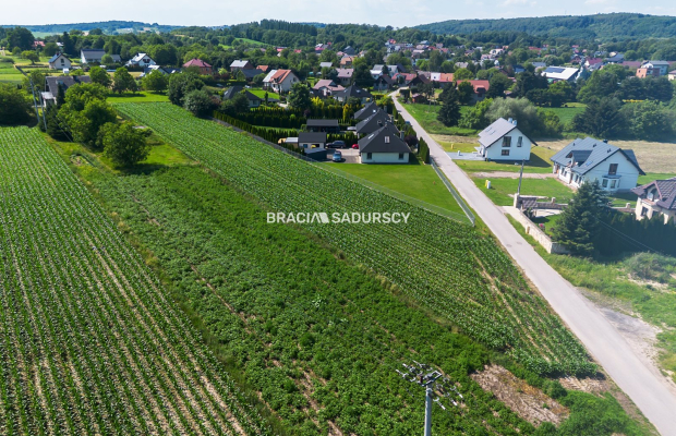 Działka budowlana 34 ar Morawicagm. Liszki