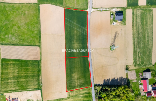 Działka budowlana / 34 + 24 ar