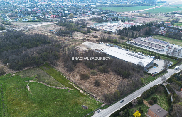 Atrakcyjna nieruchomość usługowa w Brzeziu 1,19 ha