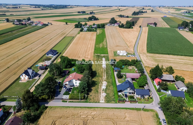 Działka budowlana / MPZP / media / MR2