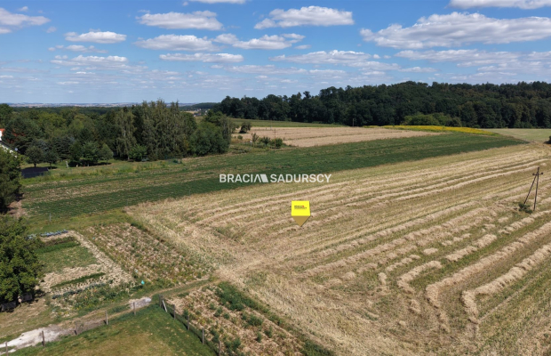 Duża działka inwestycyjna pod Krakowem - 1,5 km od S7 (węzeł Widoma) | Potencjał przekształcenia | Opcja zakupu 8 414 m² gruntu