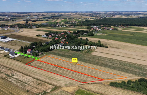 Duża działka inwestycyjna pod Krakowem - 1,5 km od S7 (węzeł Widoma) | Potencjał przekształcenia | Opcja zakupu 8 414 m² gruntu
