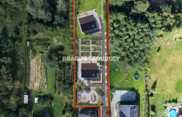 Gotowa inwestycja: Działka 20,2 ara z prawomocnym pozwoleniem na budowę 2 domów - Narama (15 min od Krakowa)    

  Szukasz bez