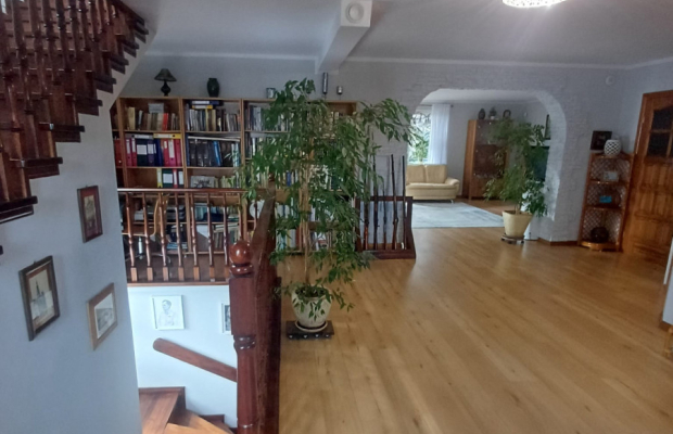 Dom na sprzedaż w Suwałkach – 247 m², 9 pokoi