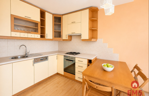 68,5 m² | 3 pokoje | Cegła | 2 balkony