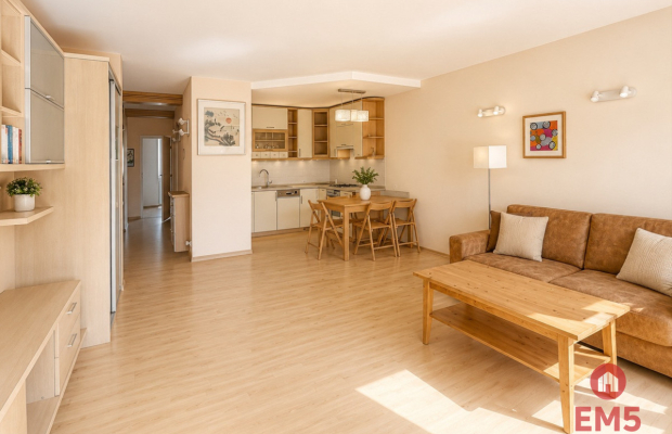 68,5 m² | 3 pokoje | Cegła | 2 balkony