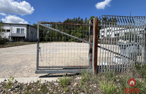 Plac utwardzony do wynajęcia.
