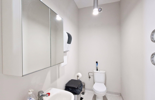 Pabianice - magazyn z biurami 360 m2 parter