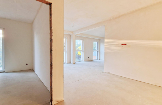 Pabianice - lokal 4 pok. 78,72 m2 ul. Warszawska