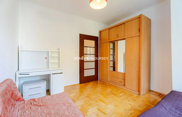 Kraków - Nowa Huta, os. Ogrodowe | 53 m² | 2 pokoje + osobna kuchnia | 3. piętro 

 Do wynajęcia mieszkanie o powierzchni  53 m
