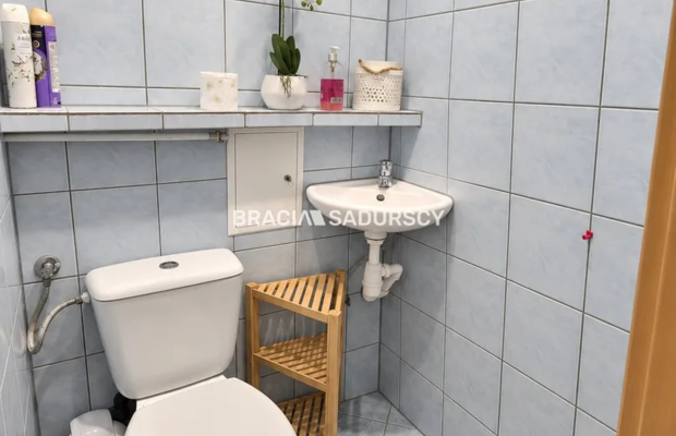 Sprzedam mieszkanie 62m2 z dużą piwnicą (3pok)