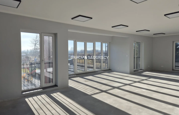 Wolnostojący obiekt biurowy- 300m2!!!