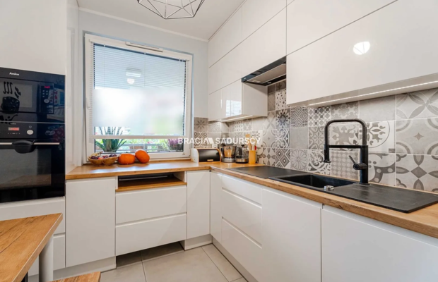 SERENADA|3POK|PARKING|BALKON|58,60M