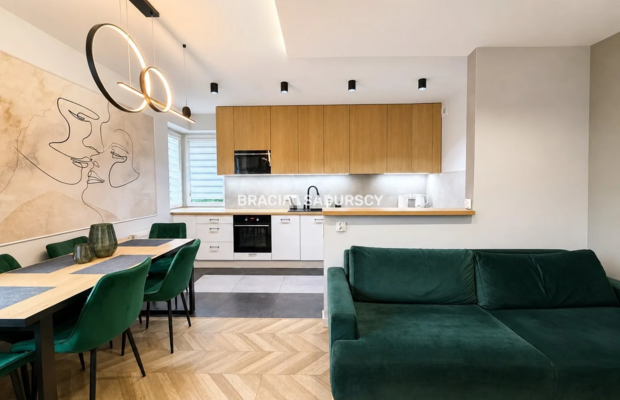 2 pok, 50 m², balkon, winda, garaż + komórka
